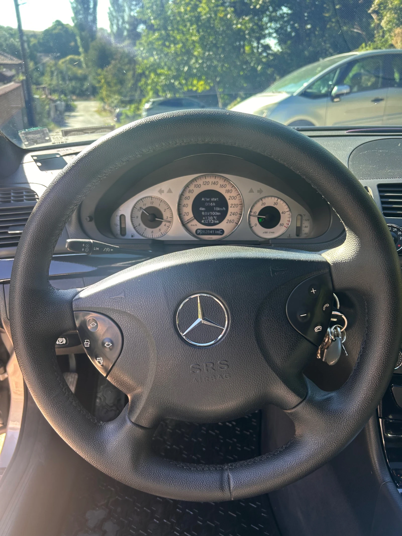 Mercedes-Benz E 270  - изображение 10