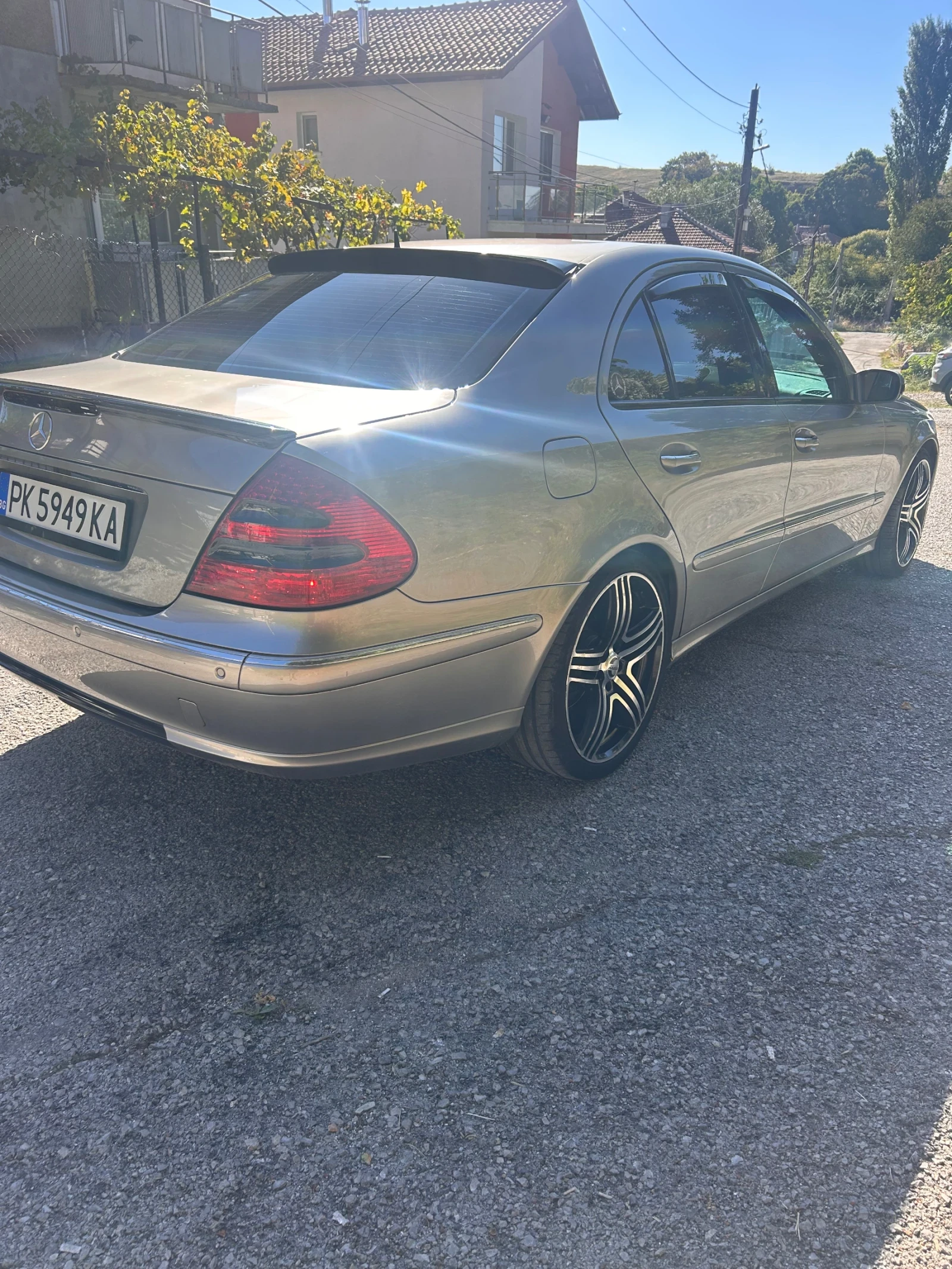 Mercedes-Benz E 270  - изображение 4