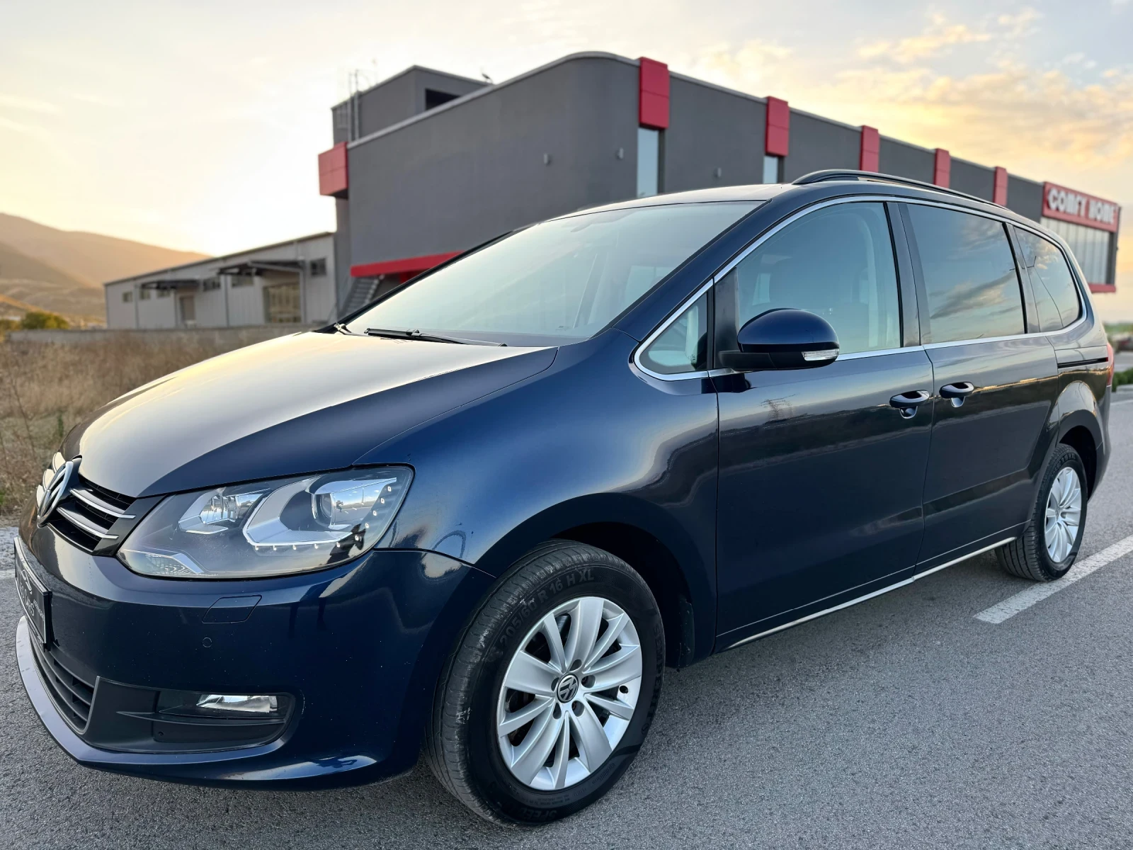 VW Sharan 2.0 TDI / FULL / 4MOTION / LED / NAVI / CAMERA - изображение 3