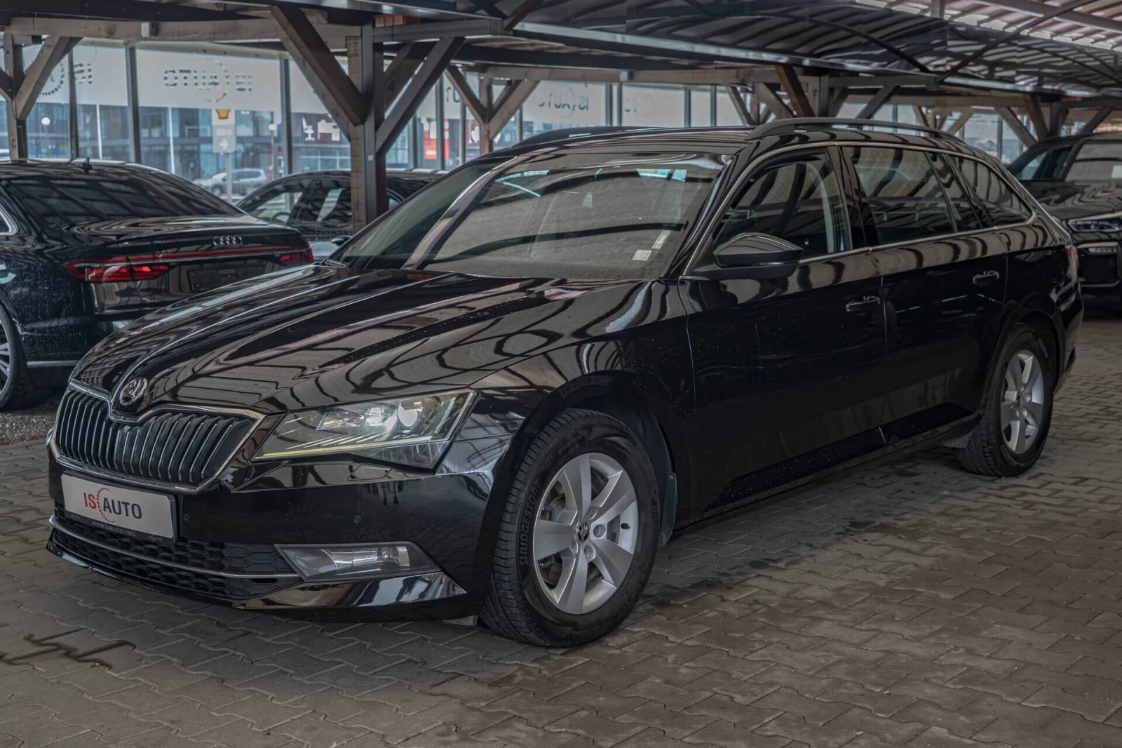 Skoda Superb 2.0TDI/DSG/ParkPilot/4x4/AirCare/Подгрев - изображение 3