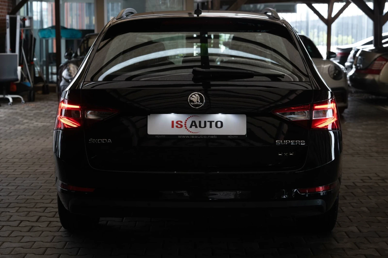 Skoda Superb 2.0TDI/DSG/ParkPilot/4x4/AirCare/Подгрев - изображение 4