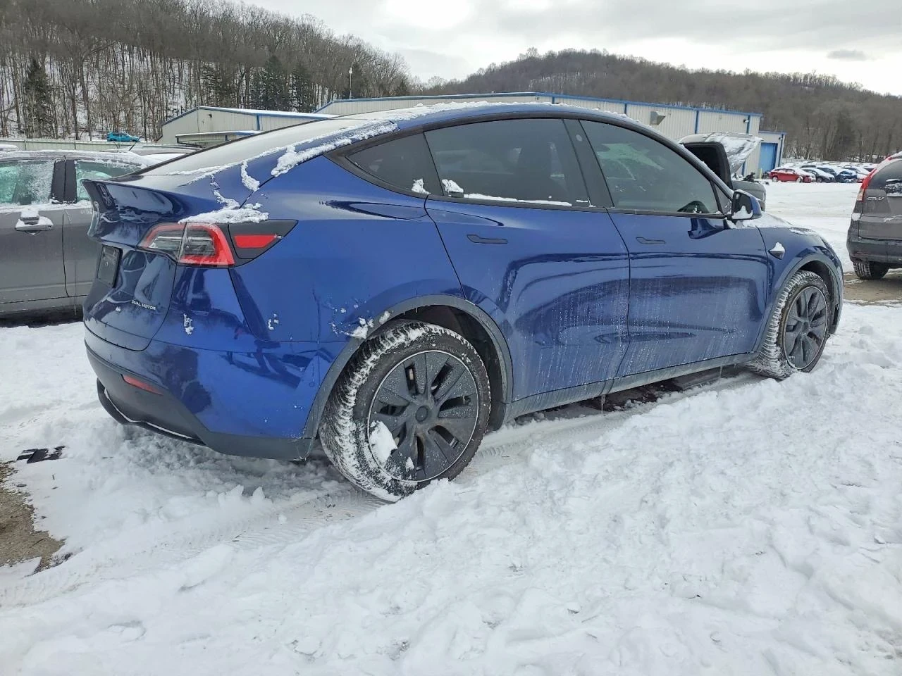 Tesla Model Y  - изображение 3