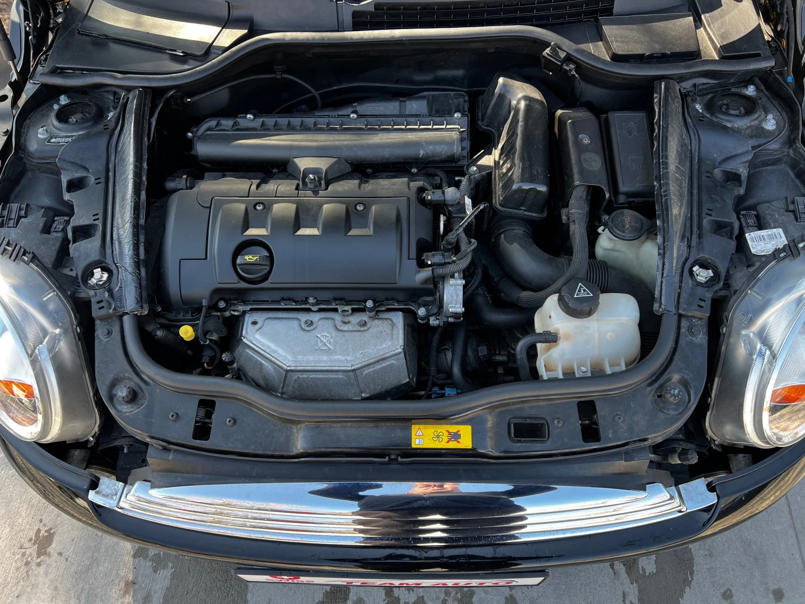 Mini Cooper 1.6i 153000km EURO-5 75PS., снимка 16 - Автомобили и джипове - 53845405