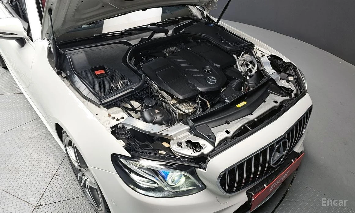 Mercedes-Benz E 220, снимка 6 - Автомобили и джипове - 54039356