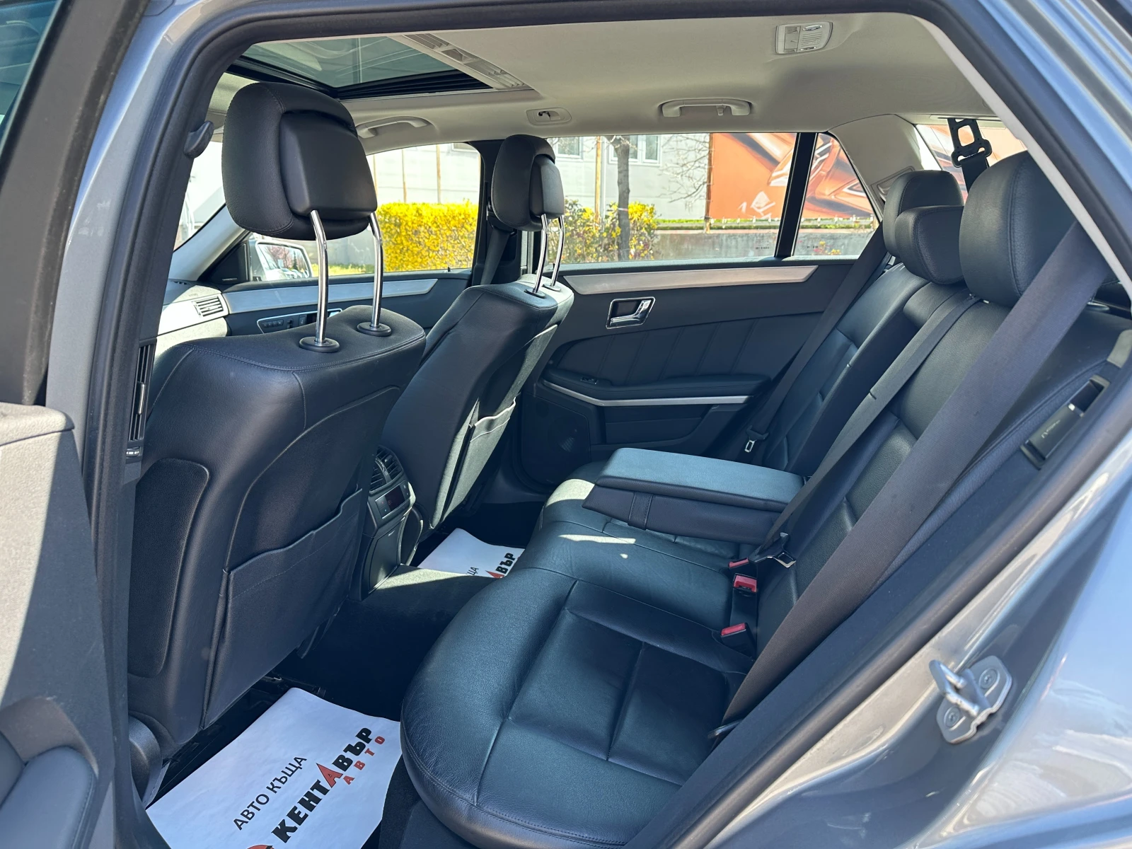 Mercedes-Benz E 350 CDI 4Matic, снимка 9 - Автомобили и джипове - 54192471