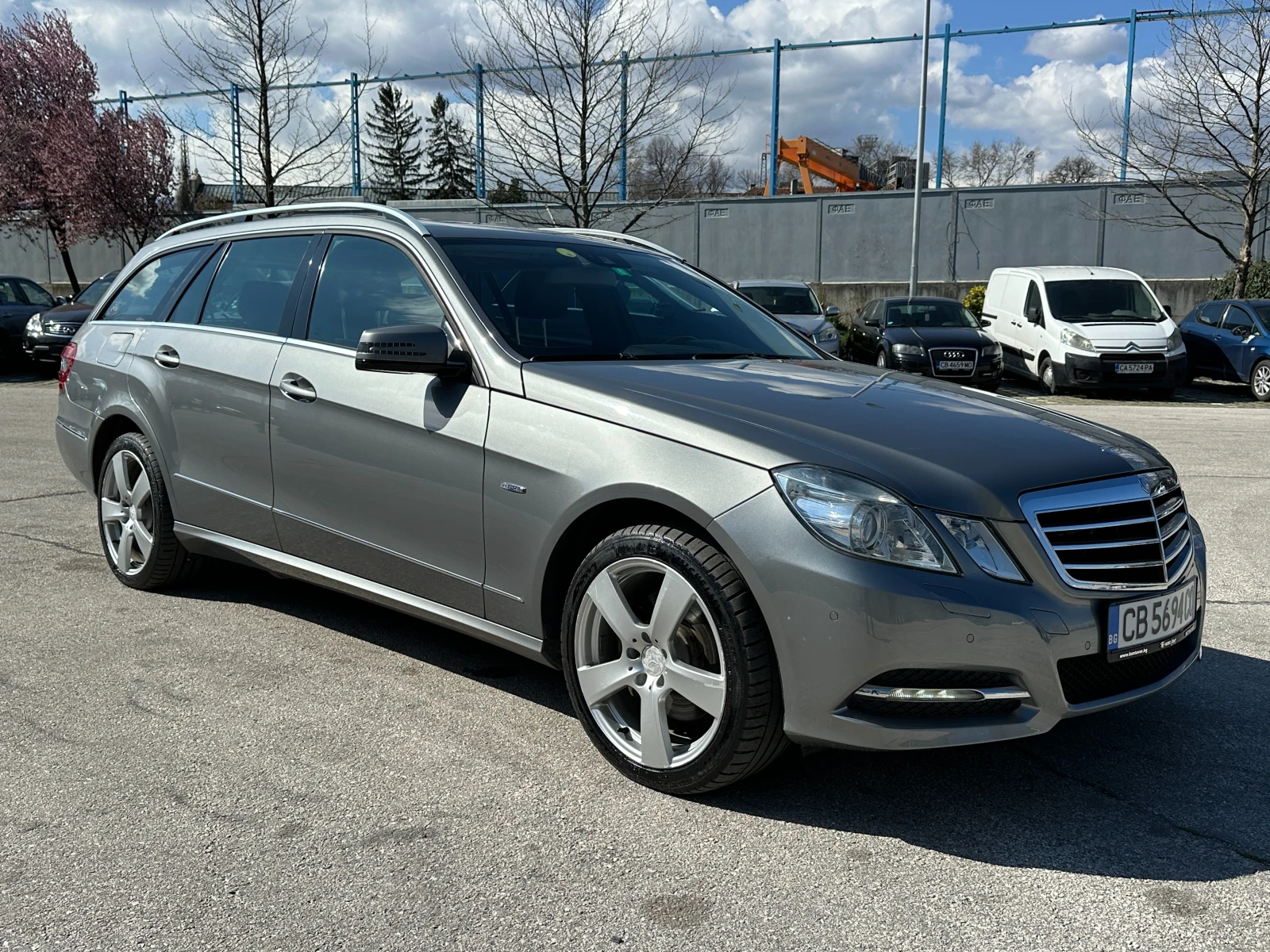 Mercedes-Benz E 350 CDI 4Matic, снимка 6 - Автомобили и джипове - 54192471
