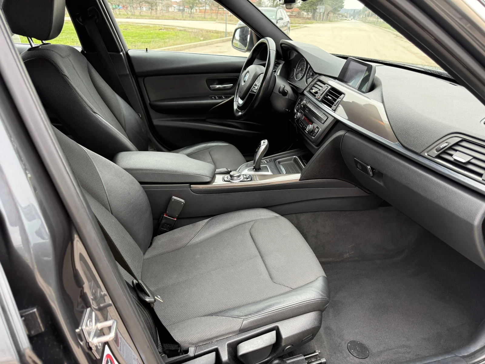 BMW 318 2.0d modern line , снимка 10 - Автомобили и джипове - 54270755