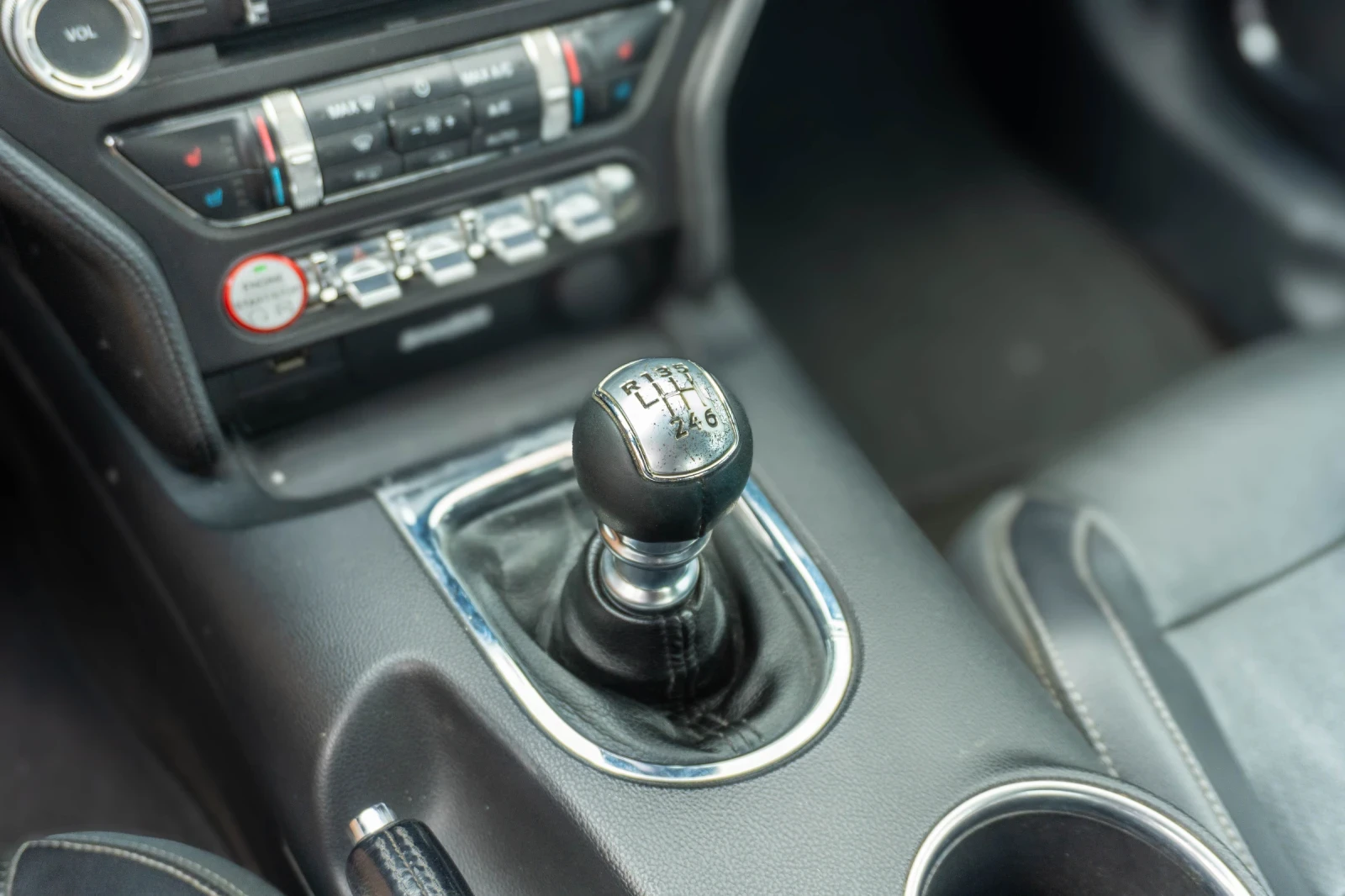 Ford Mustang EcoBoost Premium Performance Pack, снимка 10 - Автомобили и джипове - 54283637