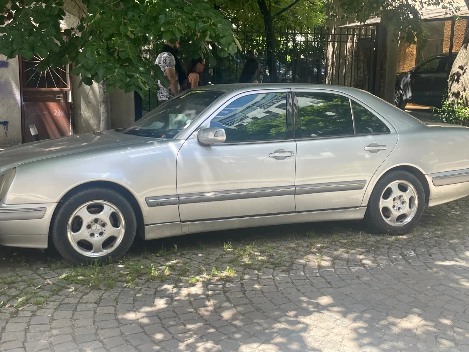 Mercedes-Benz E 270  Cdi, снимка 8 - Автомобили и джипове - 54711157