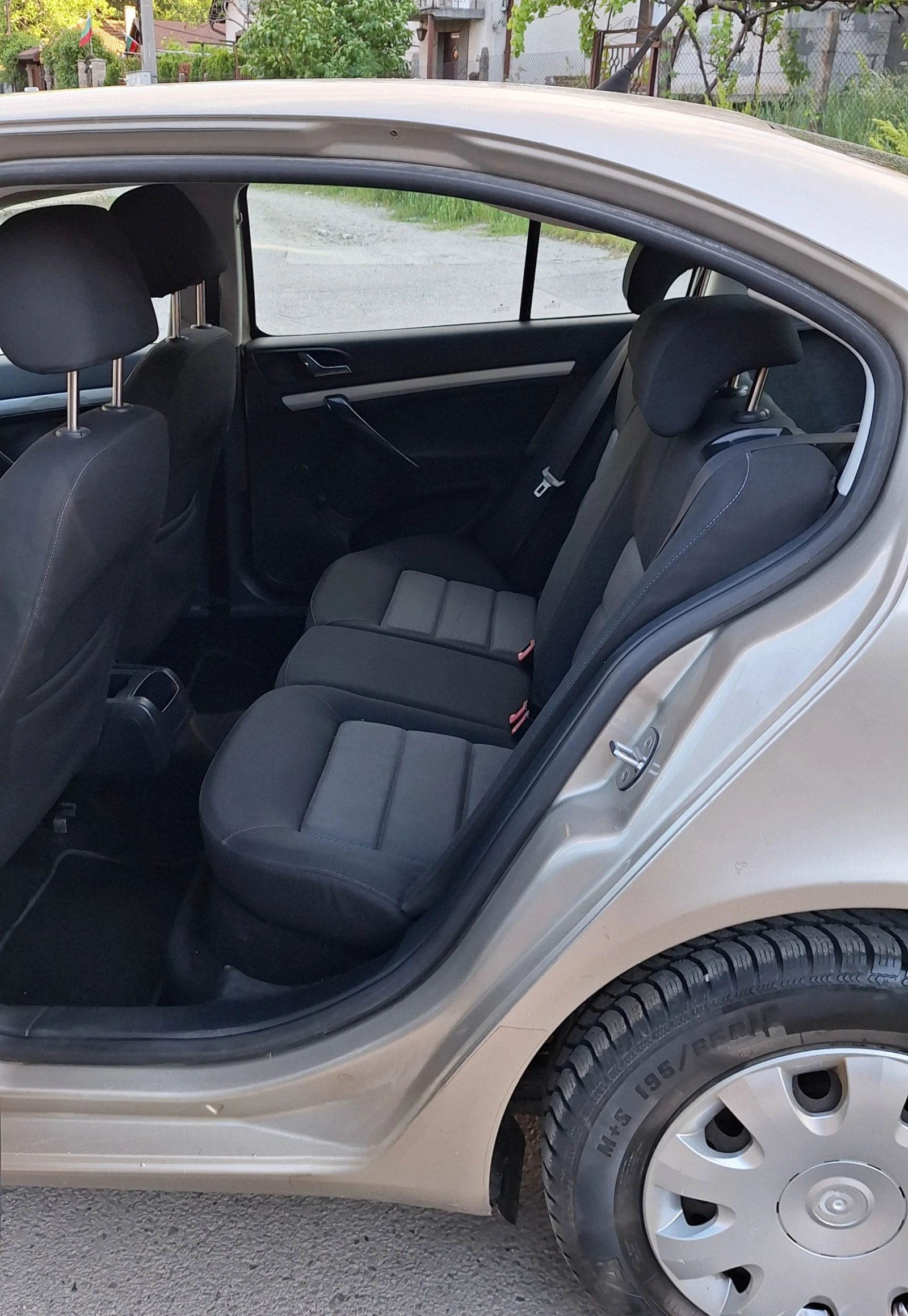 Skoda Octavia 1.9 TDI 105 к.с. Нов внос, Отлично състояние, снимка 5 - Автомобили и джипове - 54711006