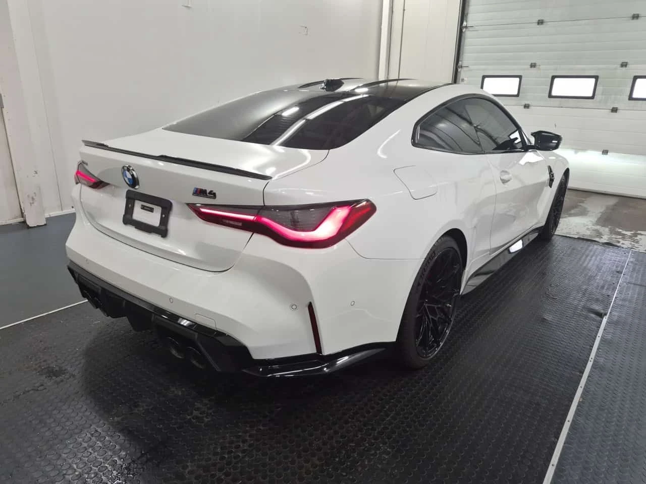 BMW M4 * COMPETITION * Carbon Buckets * CARFAX * 30k km *, снимка 3 - Автомобили и джипове - 54878275