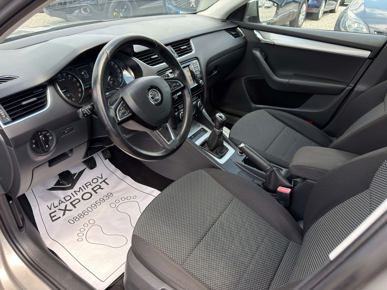 Skoda Octavia 1.6TDI 4x4 / Panorama / ������ �� / 1 ���������� | Mobile.bg � ����������� 6
