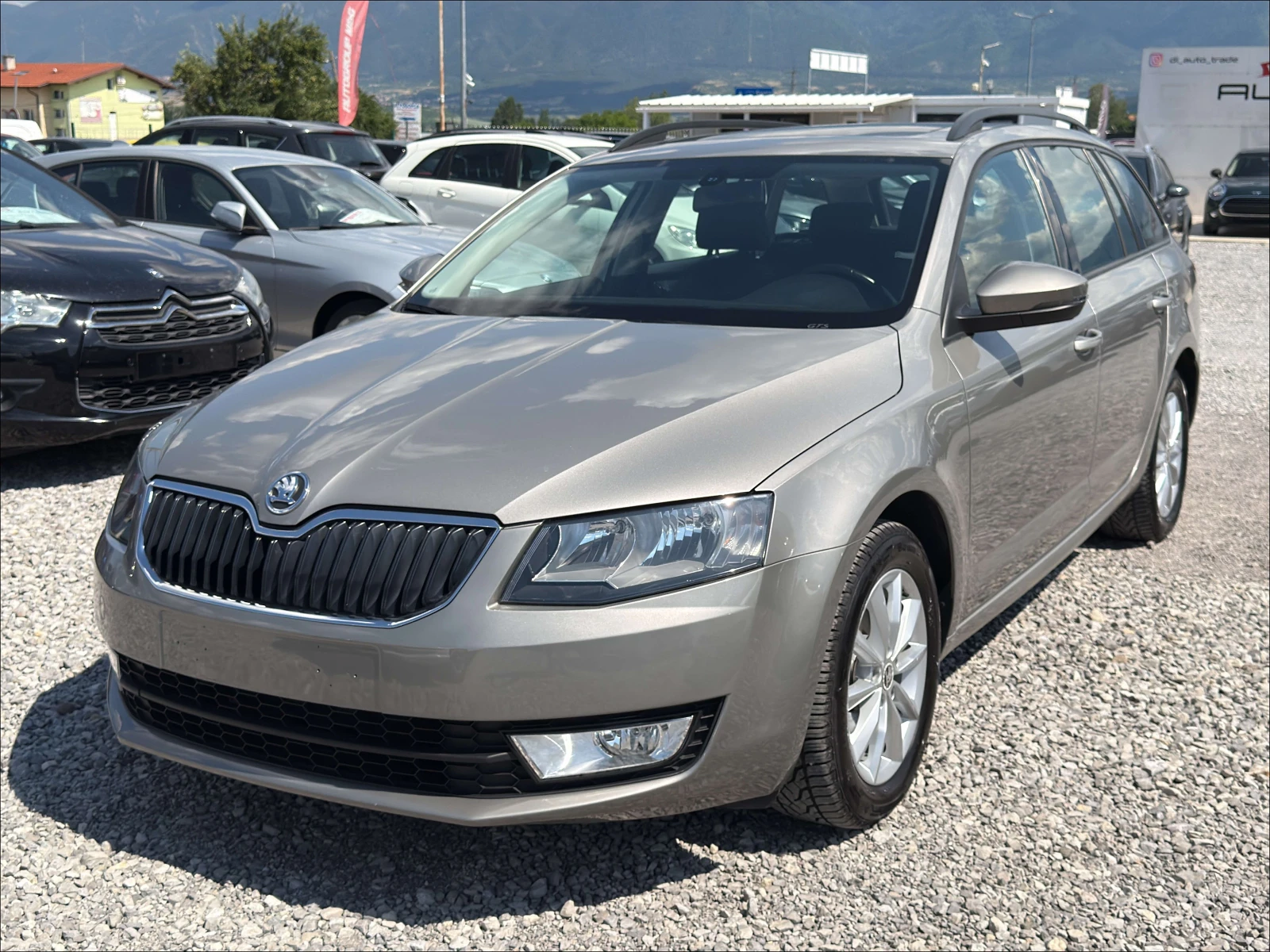 Skoda Octavia 1.6TDI 4x4 / Panorama / ������ �� / 1 ���������� | Mobile.bg � ����������� 5