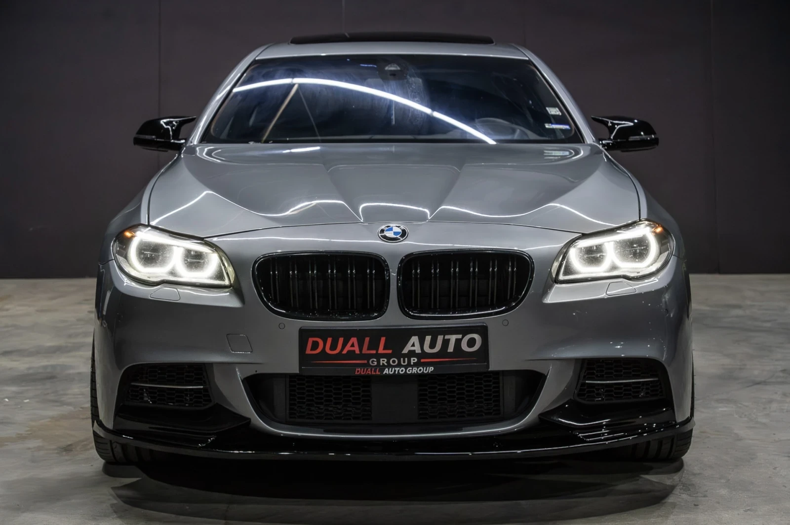 BMW 535 Xdrive /M-PERFORMANCE/ AKRAPOVIC/HUD/DISTR/SOFTCLS, снимка 2 - Автомобили и джипове - 55597914