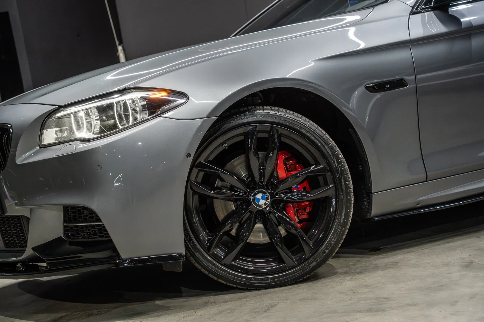 BMW 535 Xdrive /M-PERFORMANCE/ AKRAPOVIC/HUD/DISTR/SOFTCLS, снимка 7 - Автомобили и джипове - 55597914