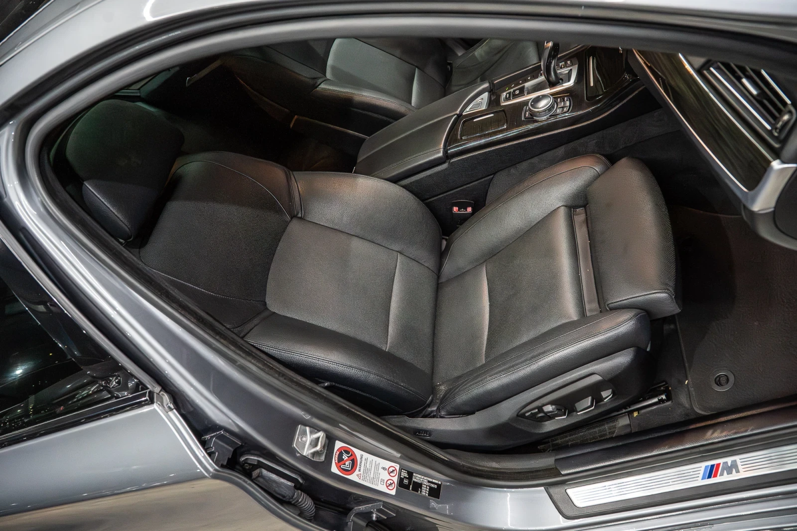 BMW 535 Xdrive /M-PERFORMANCE/ AKRAPOVIC/HUD/DISTR/SOFTCLS, снимка 11 - Автомобили и джипове - 55597914