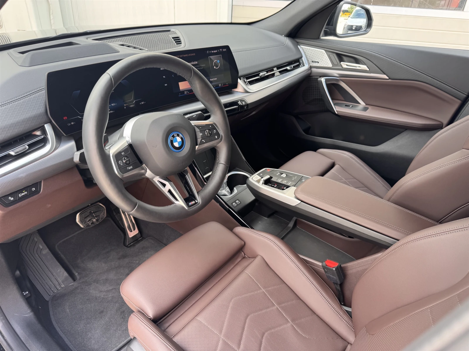 BMW iX2 xDrive30, снимка 6 - Автомобили и джипове - 55727756