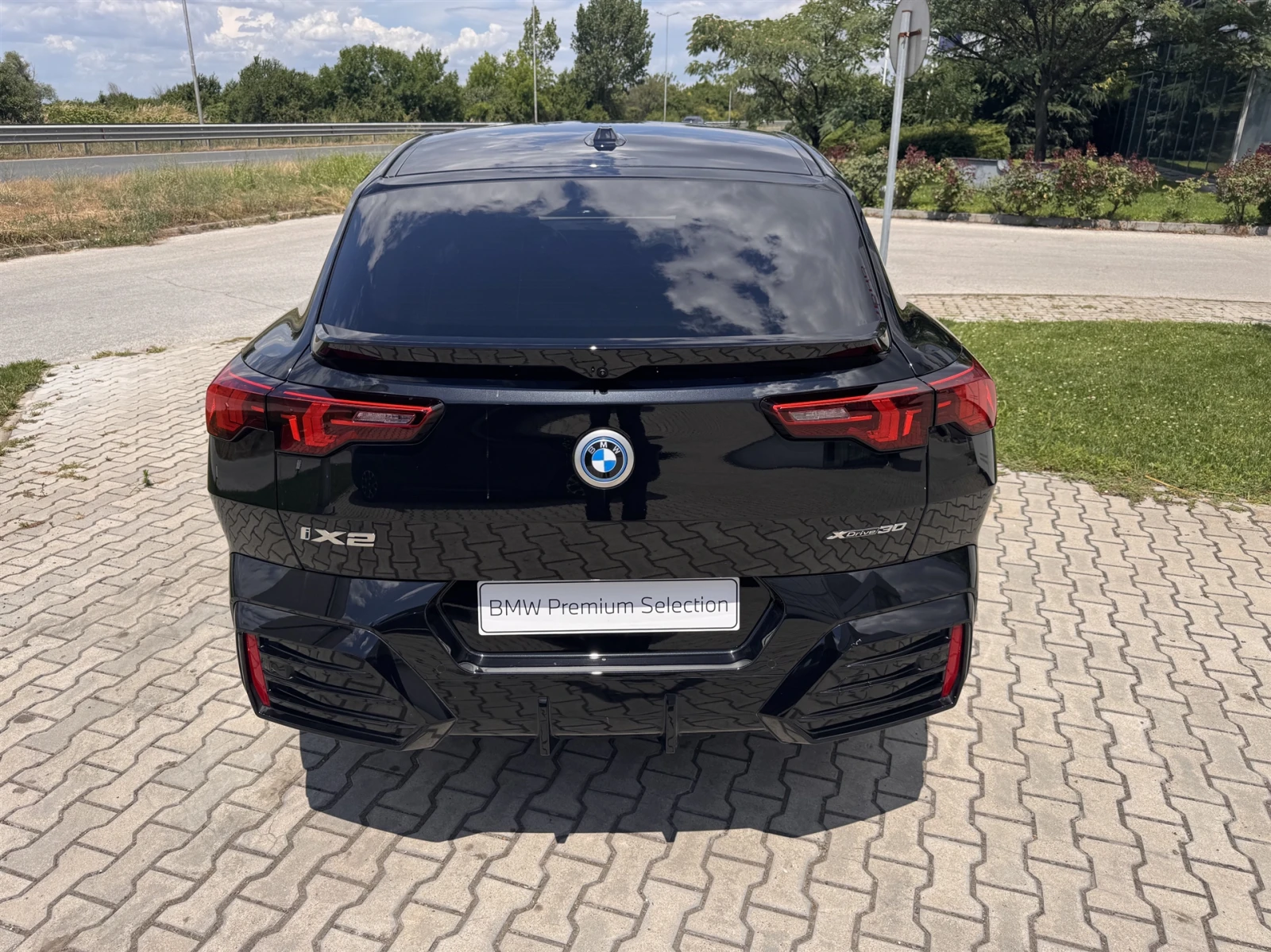 BMW iX2 xDrive30, снимка 9 - Автомобили и джипове - 55727756