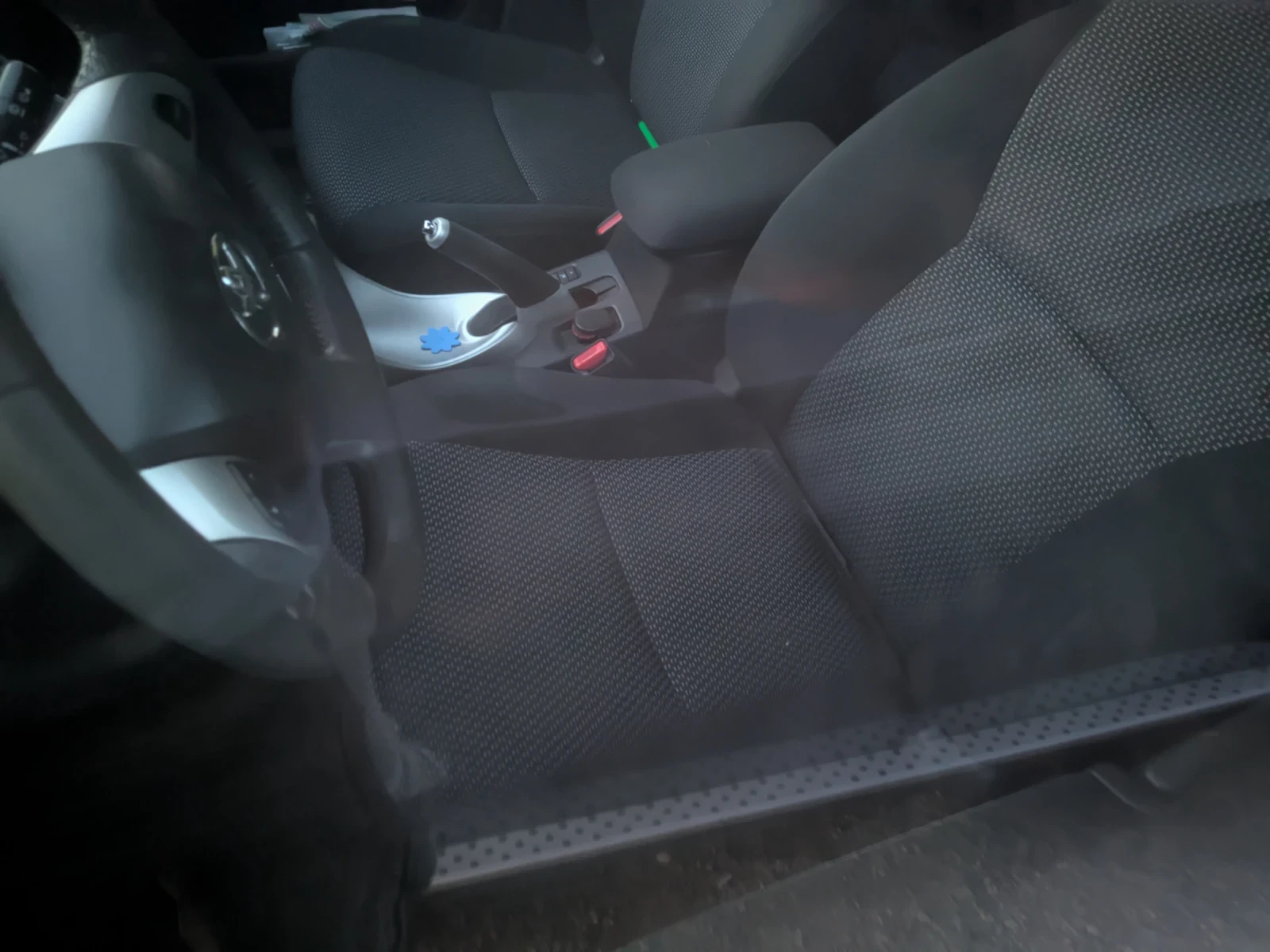 Toyota Auris, снимка 9 - Автомобили и джипове - 55993906