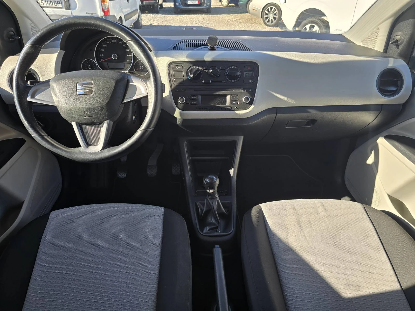 Seat Mii 1.0i ФАБР.МЕТАН КЛИМАТИК, снимка 10 - Автомобили и джипове - 56172405