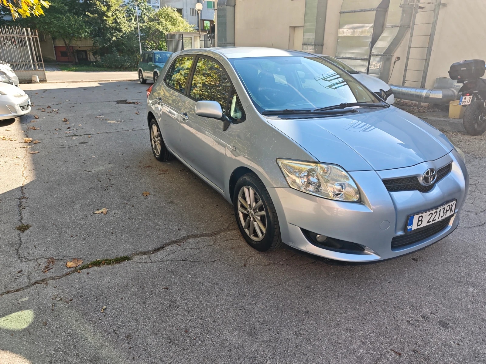 Toyota Auris, снимка 2 - Автомобили и джипове - 56536083