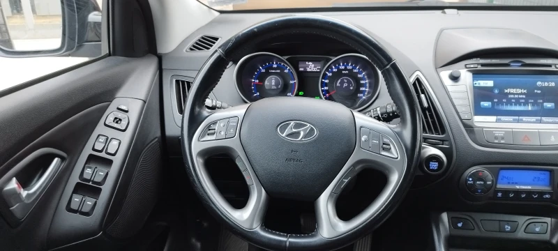 Hyundai IX35, снимка 10 - Автомобили и джипове - 47917868