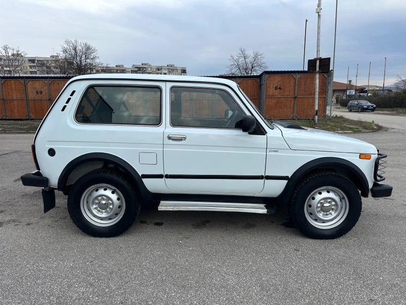 Lada Niva 1.7i ГАЗ 4x4 Климатик Италия EURO 5, снимка 8 - Автомобили и джипове - 48443567