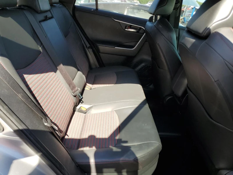 Toyota Rav4, снимка 11 - Автомобили и джипове - 53472384