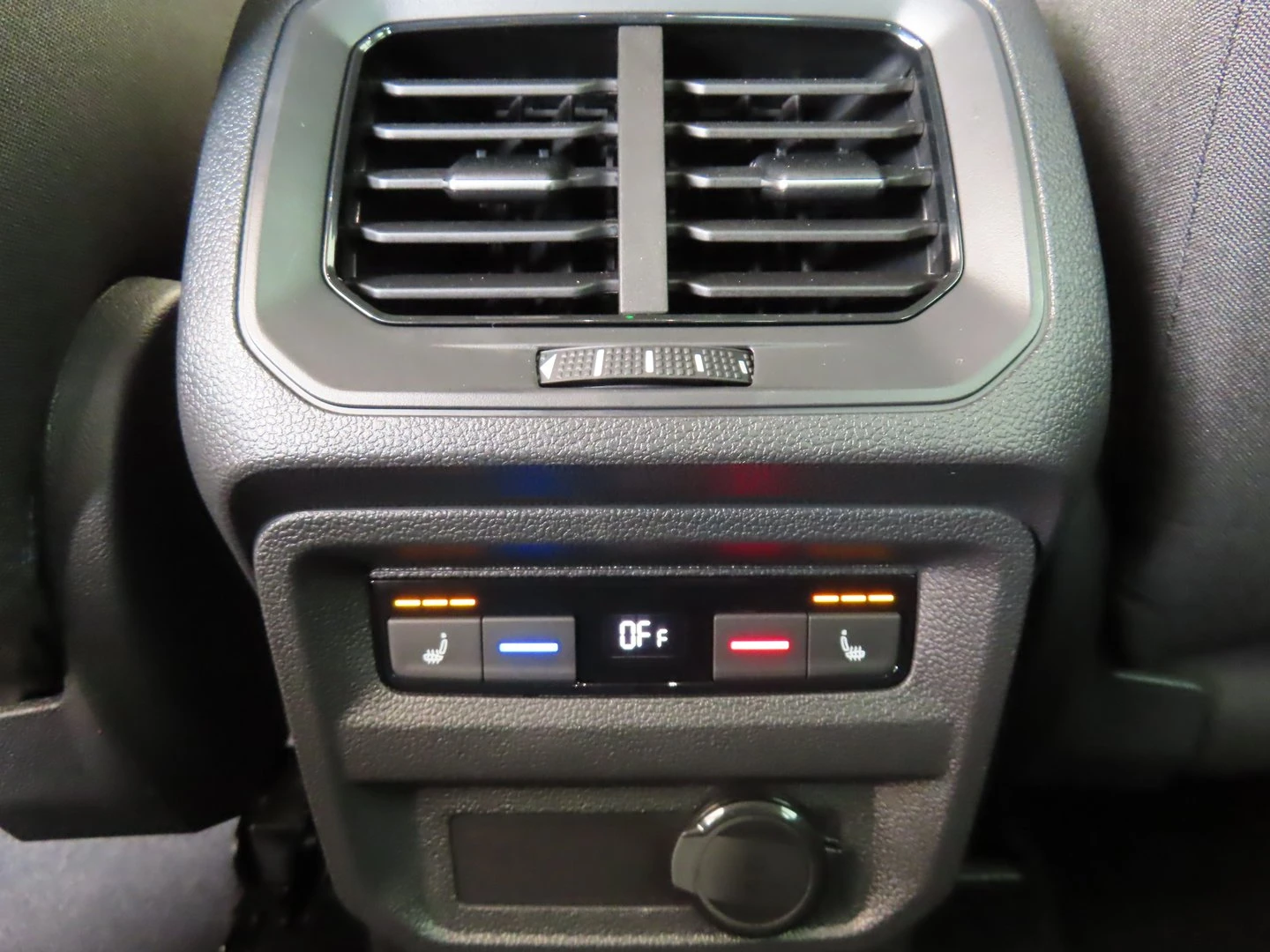 VW Tiguan Elegance 2.0 TDI SCR 4MOTION DSG | Mobile.bg � ����������� 11