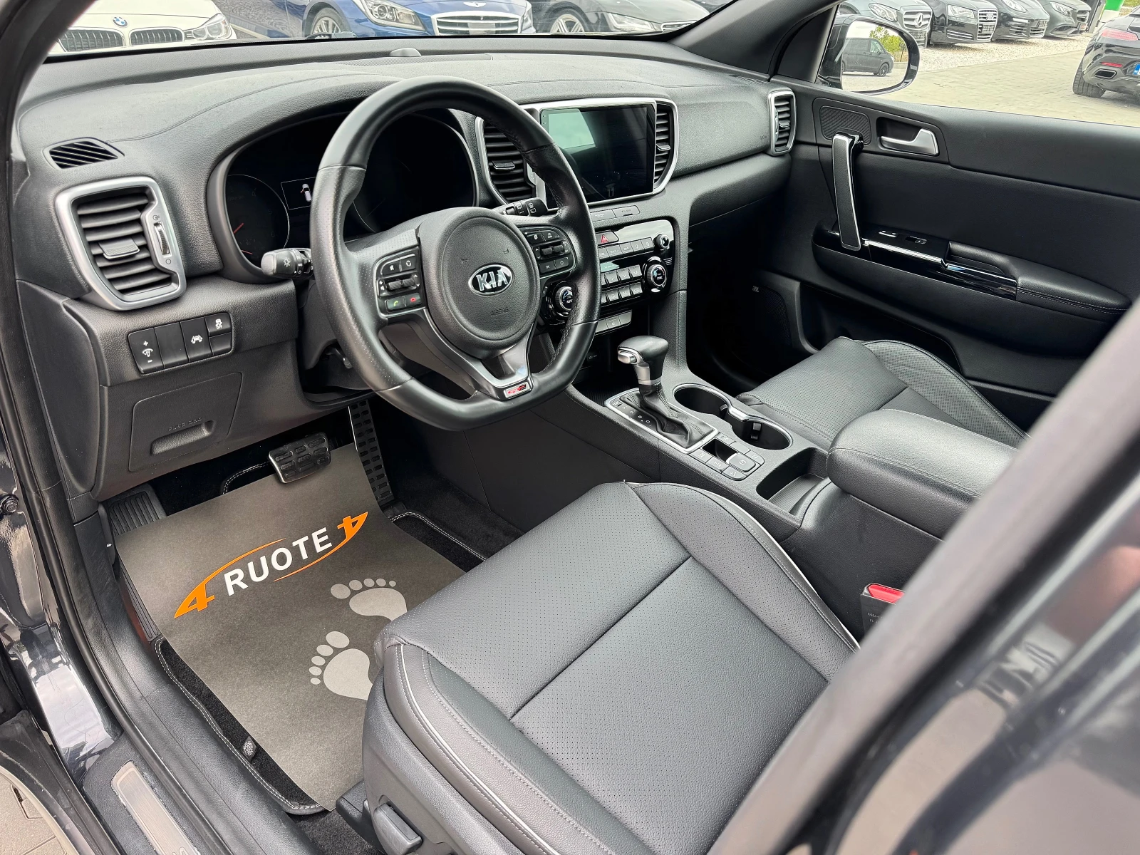 Kia Sportage 2.0CRDi * GT Line* Подгрев/Камера/Keyless/Панорама - изображение 8