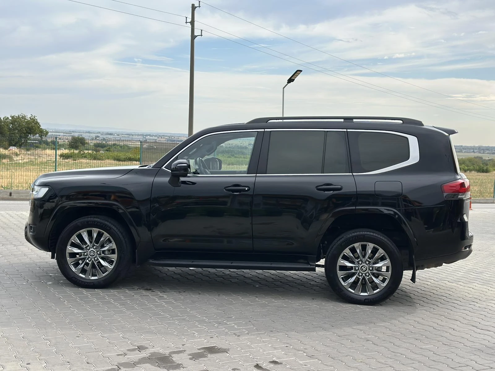 Toyota Land cruiser J300 3.5L V6 415hp Twin Turbo 7seat - изображение 4