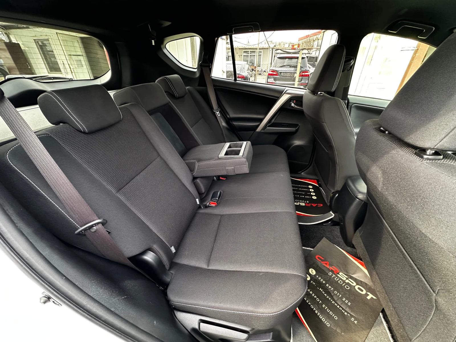 Toyota Rav4 2.5i Hybrid 4x4 ТОП СЪСТОЯНИЕ, снимка 15 - Автомобили и джипове - 53725738