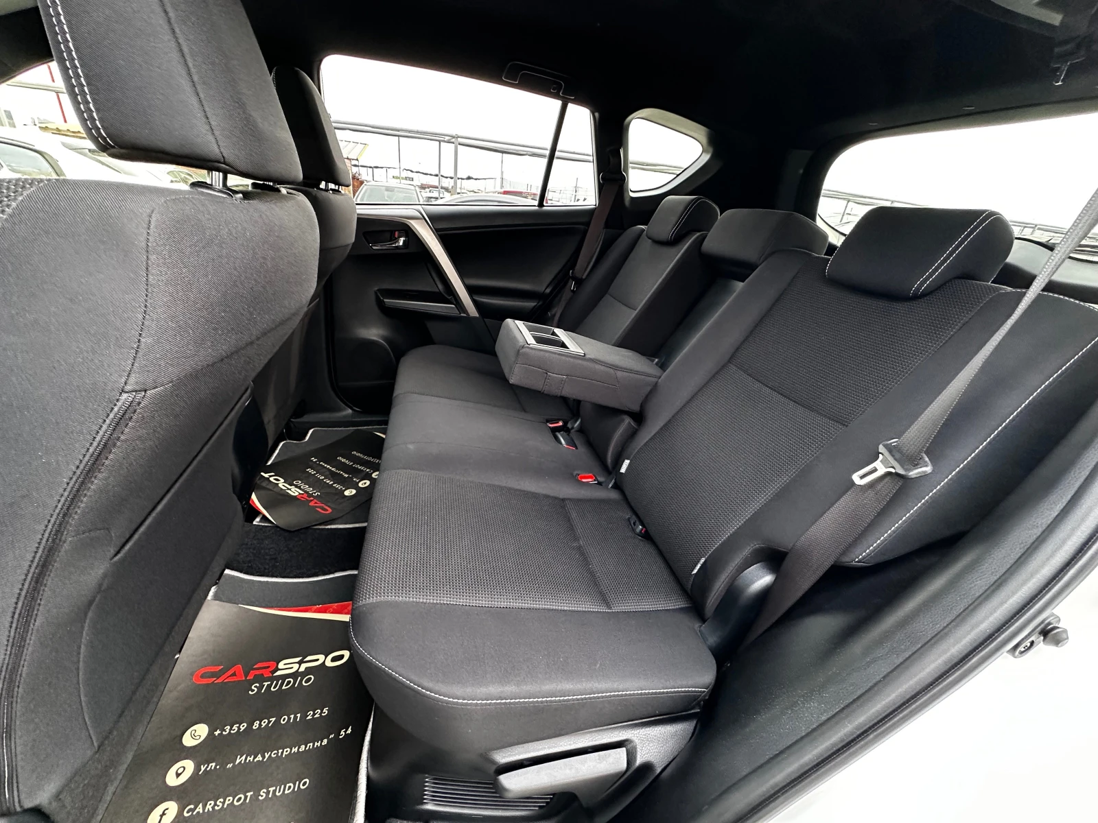 Toyota Rav4 2.5i Hybrid 4x4 ТОП СЪСТОЯНИЕ, снимка 16 - Автомобили и джипове - 53725738