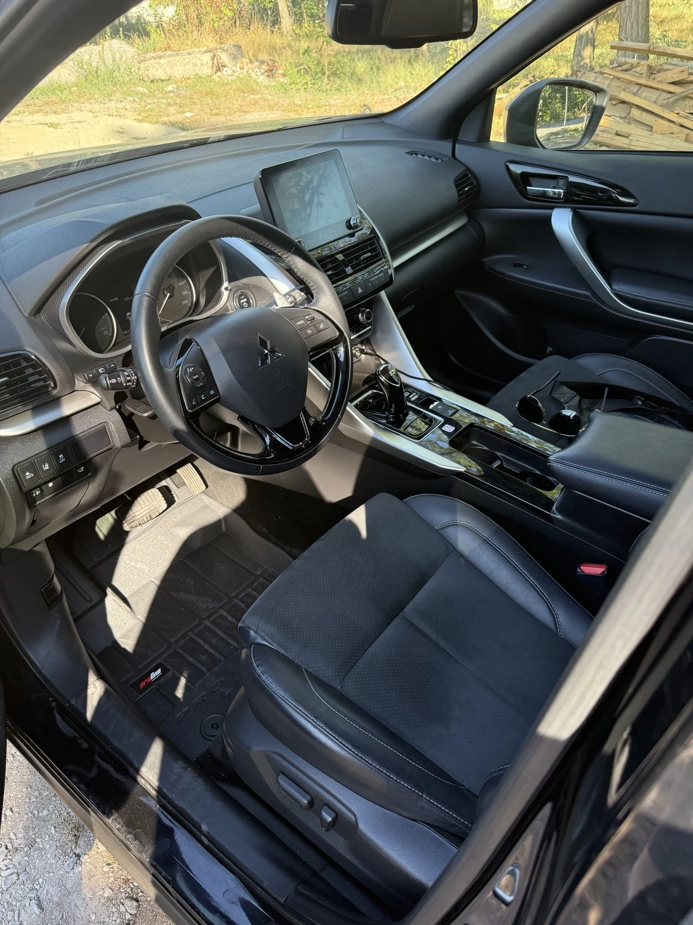 Mitsubishi Eclipse Cross PHEV...4х4..ТОП!!! ОБСЛУЖЕНА, С РЕГИСТРАЦИЯ!, снимка 3 - Автомобили и джипове - 54072209