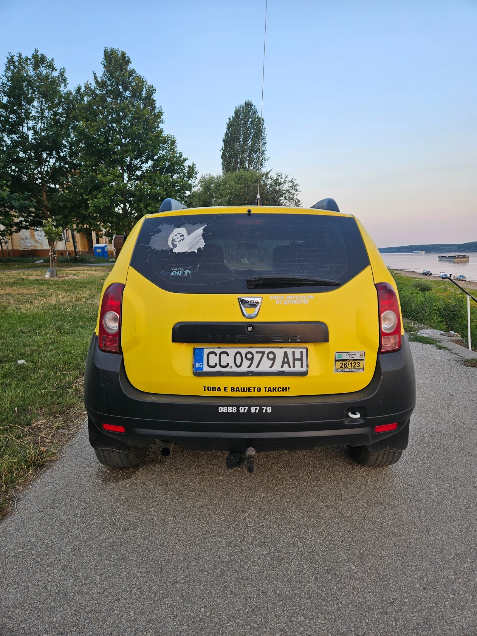Dacia Duster 1.5dci, снимка 4 - Автомобили и джипове - 55651974