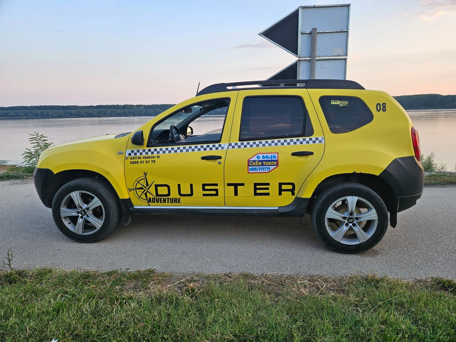 Dacia Duster 1.5dci, снимка 2 - Автомобили и джипове - 55651974