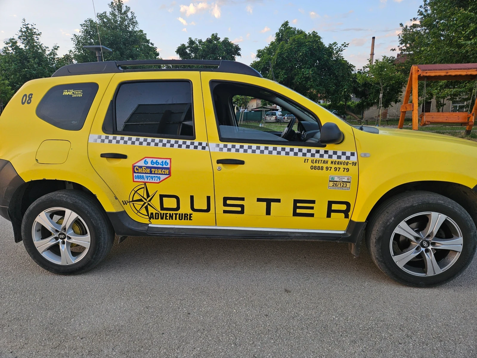 Dacia Duster 1.5dci, снимка 6 - Автомобили и джипове - 55651974