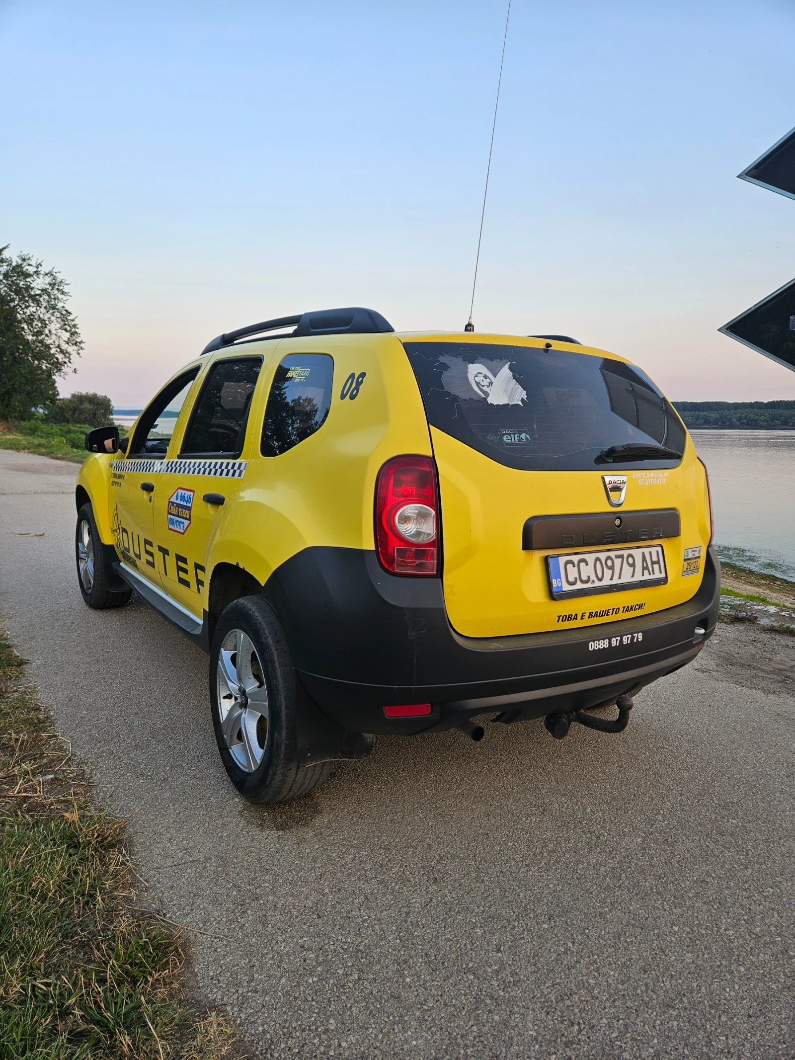 Dacia Duster 1.5dci, снимка 3 - Автомобили и джипове - 55651974