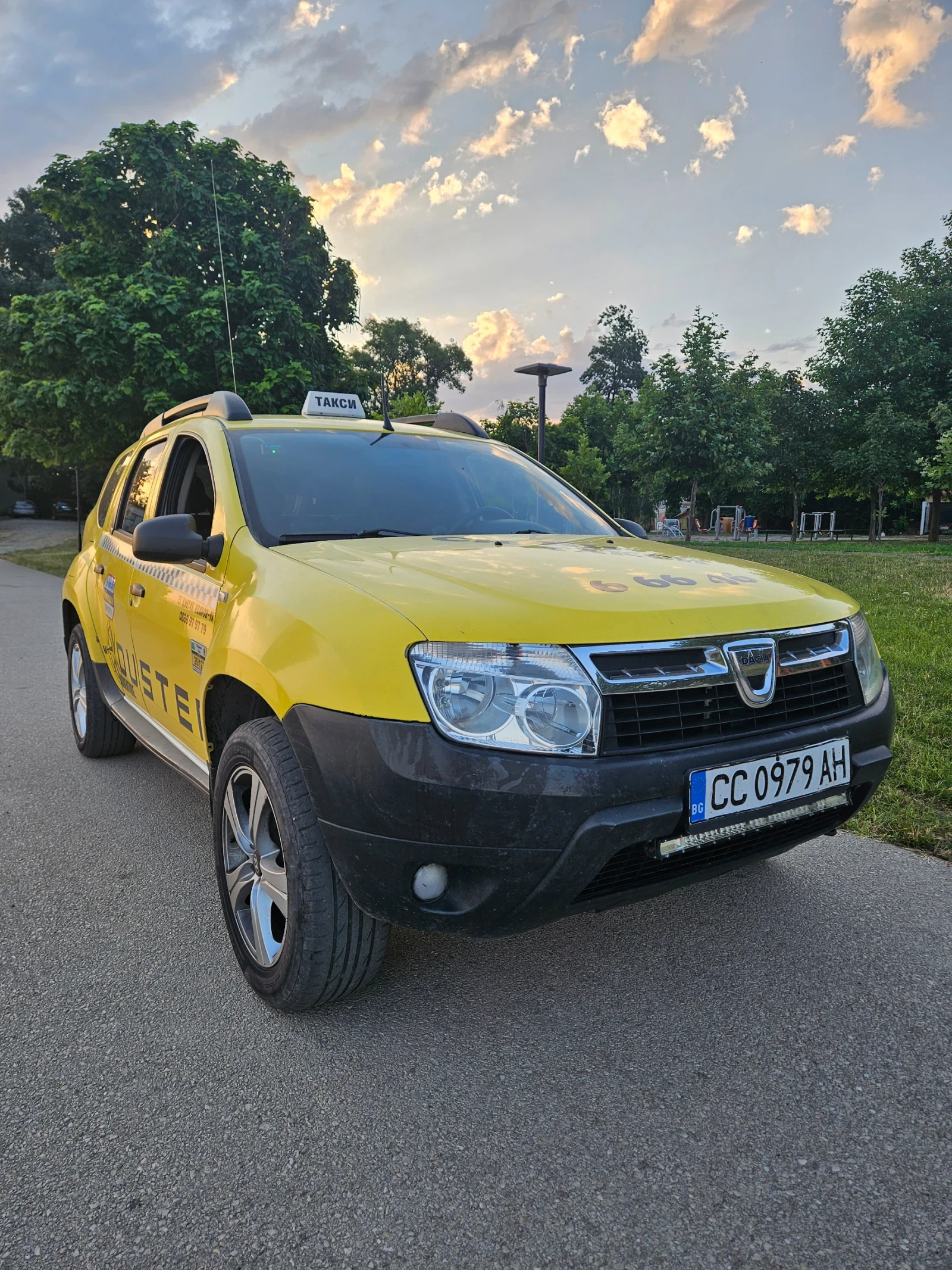 Dacia Duster 1.5dci, снимка 7 - Автомобили и джипове - 55651974
