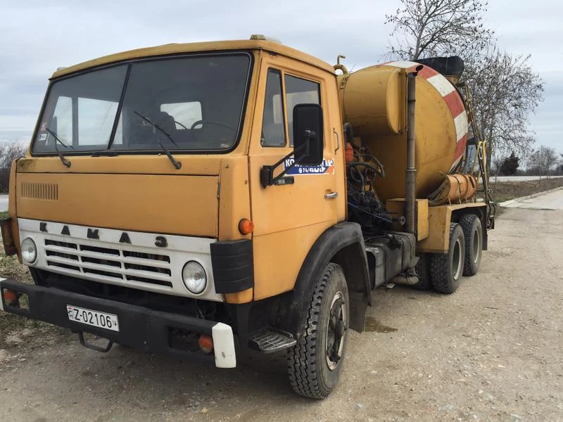 Бетон миксер Kamaz, снимка 1 - Индустриална техника - 13663301