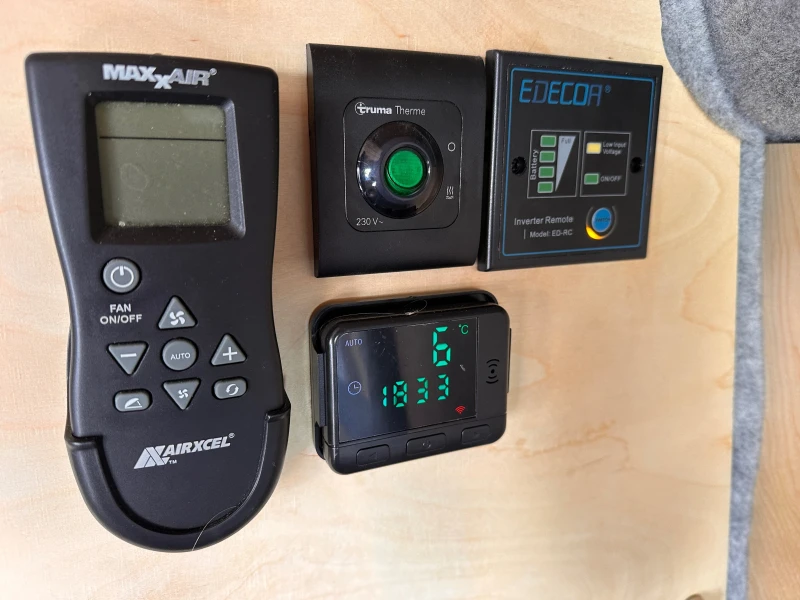 Кемпер Ford Custom, снимка 15 - Каравани и кемпери - 52535475