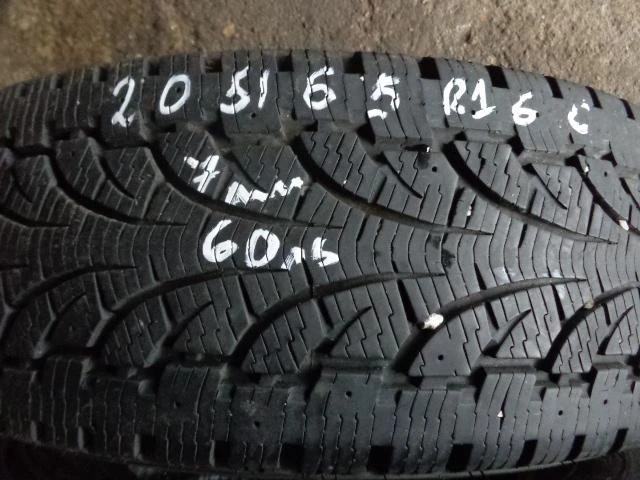 Гуми Зимни 205/65R16, снимка 1 - Гуми и джанти - 13138084