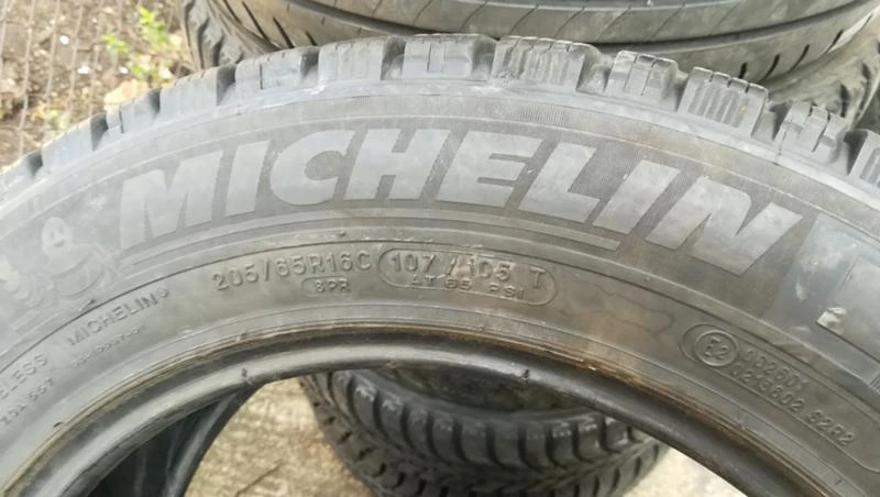 Гуми Зимни 205/65R16, снимка 4 - Гуми и джанти - 26739627