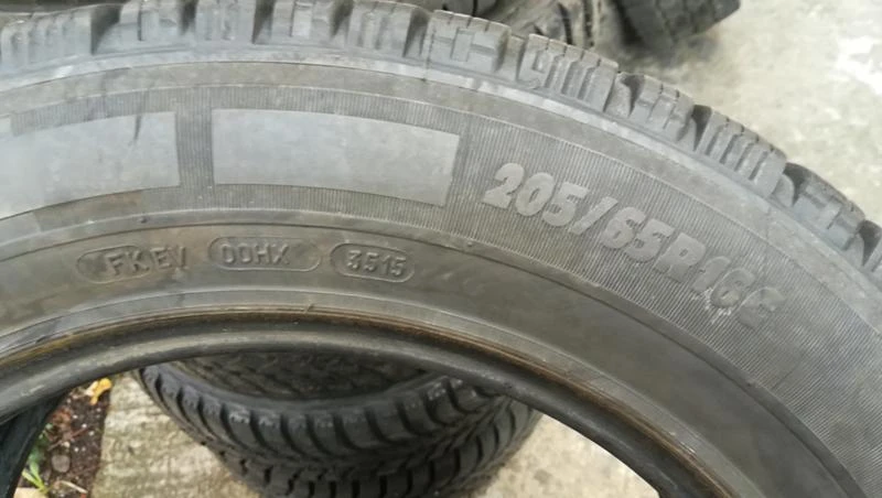 Гуми Зимни 205/65R16, снимка 6 - Гуми и джанти - 26739627