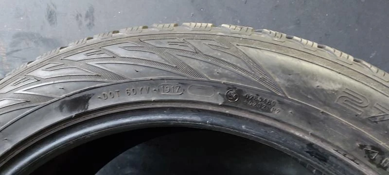 Гуми Зимни 275/45R21, снимка 7 - Гуми и джанти - 35606465