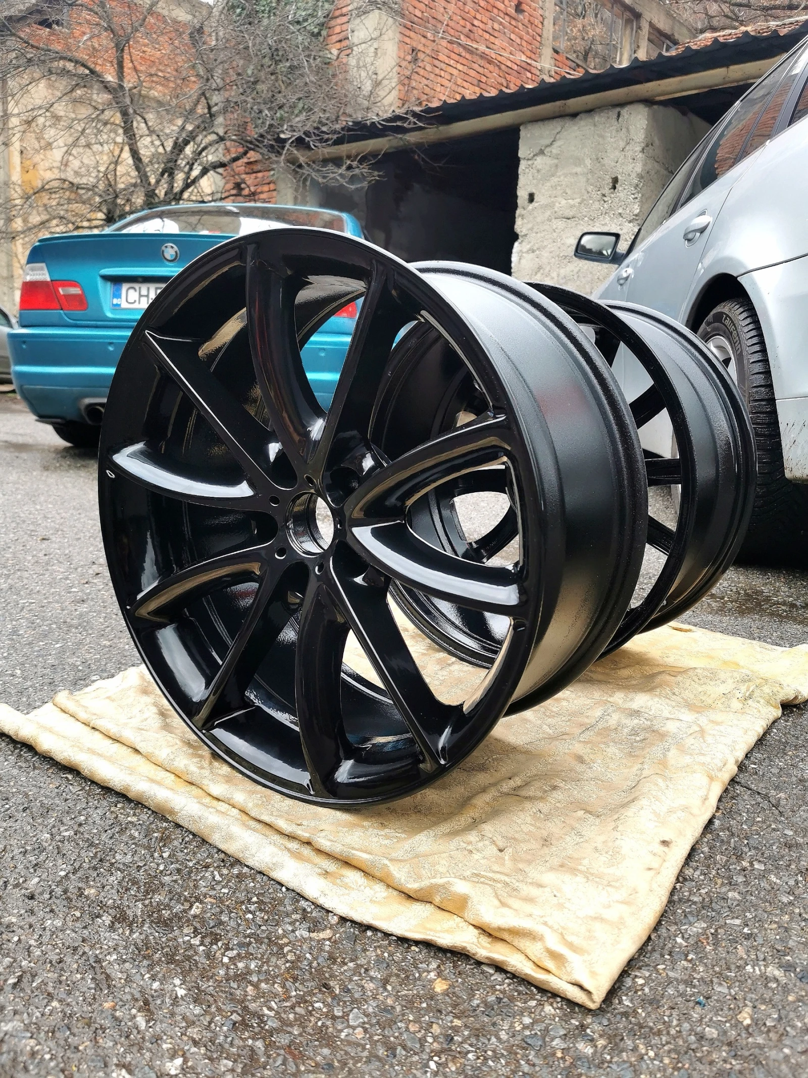 Гуми с джанти Други 235/35R19