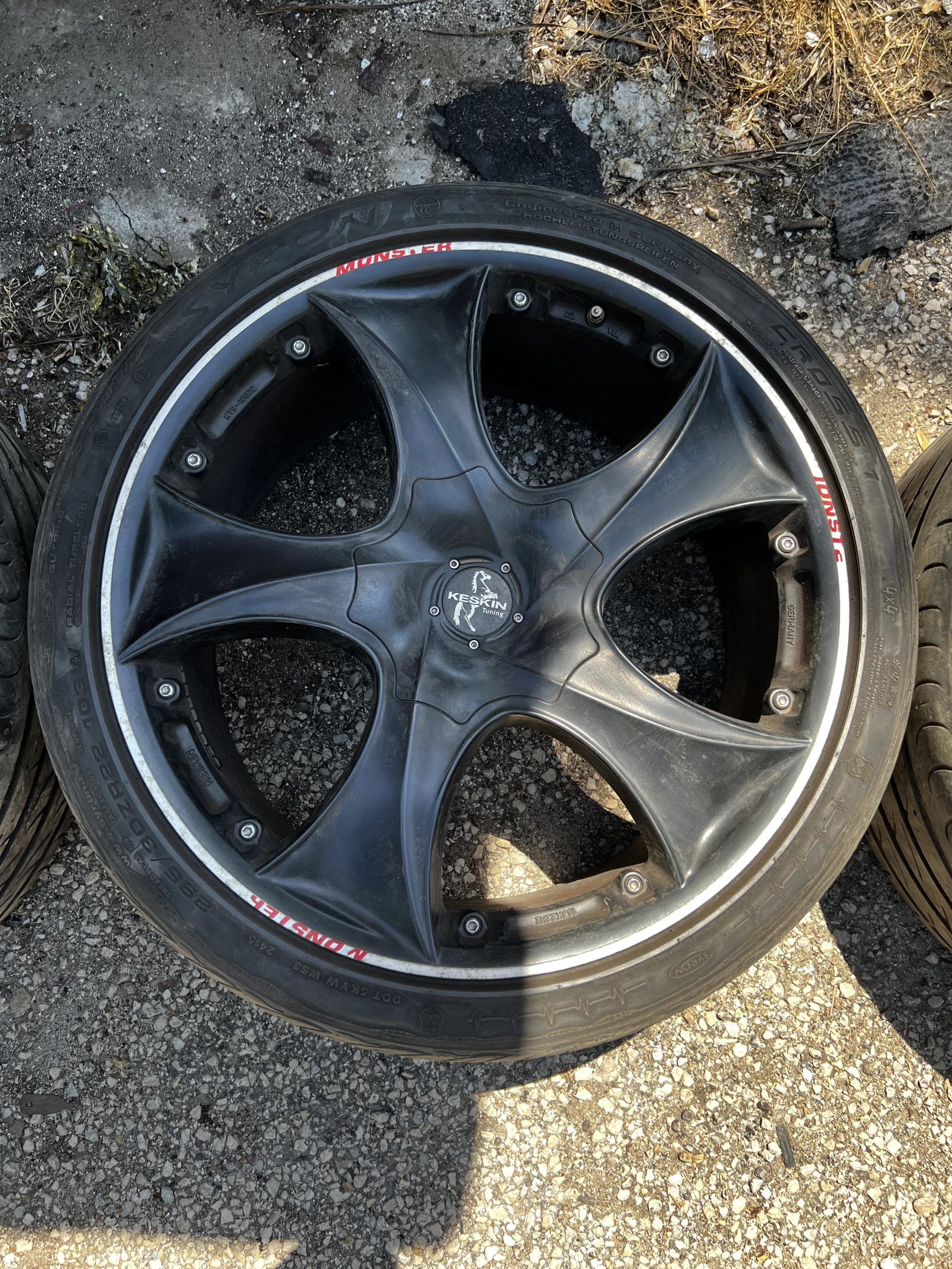 Гуми с джанти Syron 295/30R22, снимка 2 - Гуми и джанти - 55101257