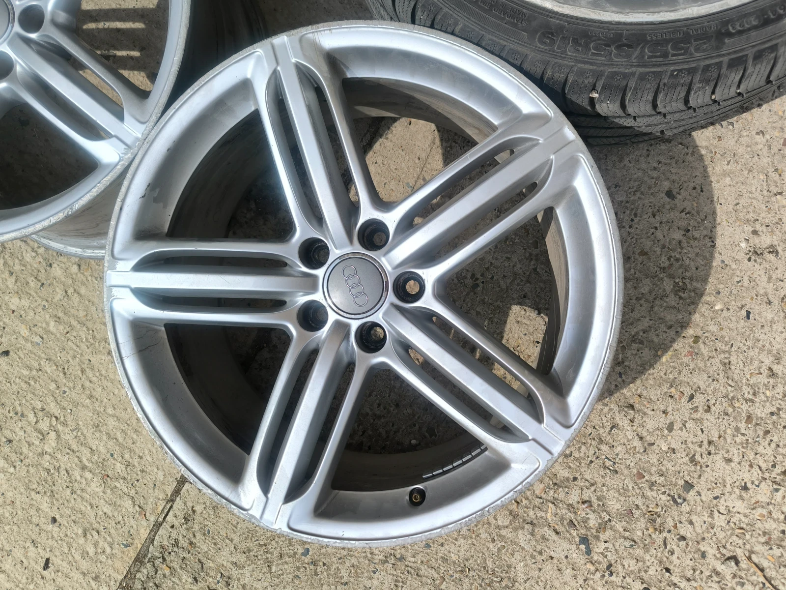 ���� � ������ 255/35R19 | Mobile.bg � ����������� 4