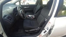 Toyota Auris 1.8 хибрид, снимка 13