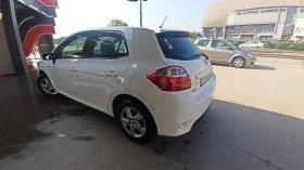 Toyota Auris 1.8 хибрид, снимка 10